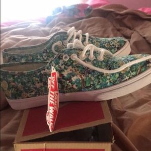 Vans  size 6